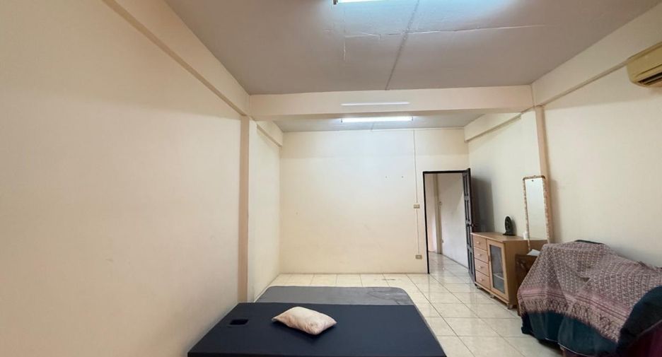 For sale 3 bedrooms retail Space in Bang Lamung, Chonburi