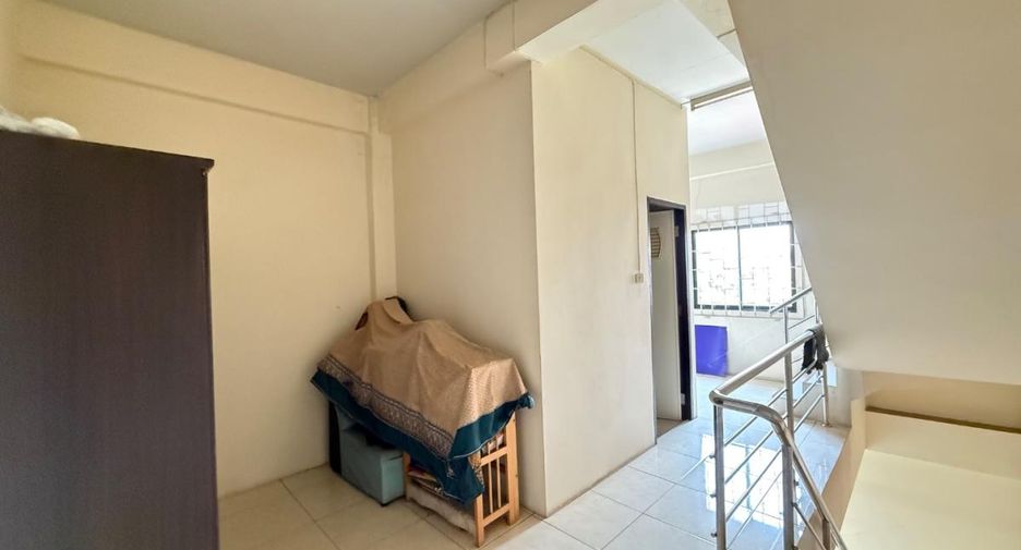 For sale 3 bedrooms retail Space in Bang Lamung, Chonburi