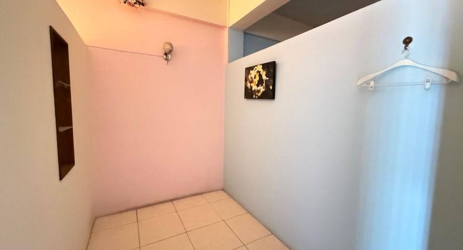 For sale 3 bedrooms retail Space in Bang Lamung, Chonburi
