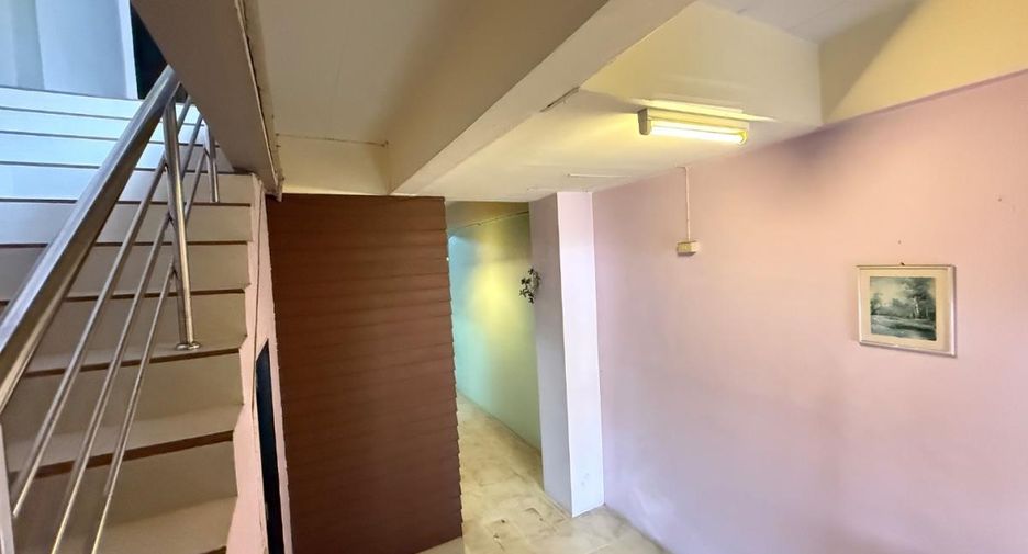 For sale 3 bedrooms retail Space in Bang Lamung, Chonburi