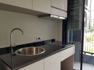 À vendre 1 chambre condo à Mueang Samut Prakan, Samut Prakan