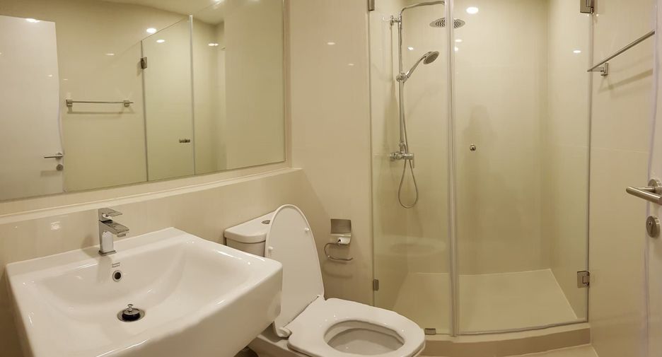 For sale 1 bed condo in Mueang Samut Prakan, Samut Prakan