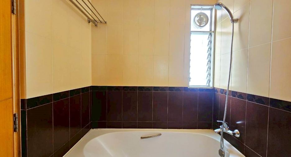 Wohnung zur Miete mit 3 Zimmer in Sathon, Bangkok