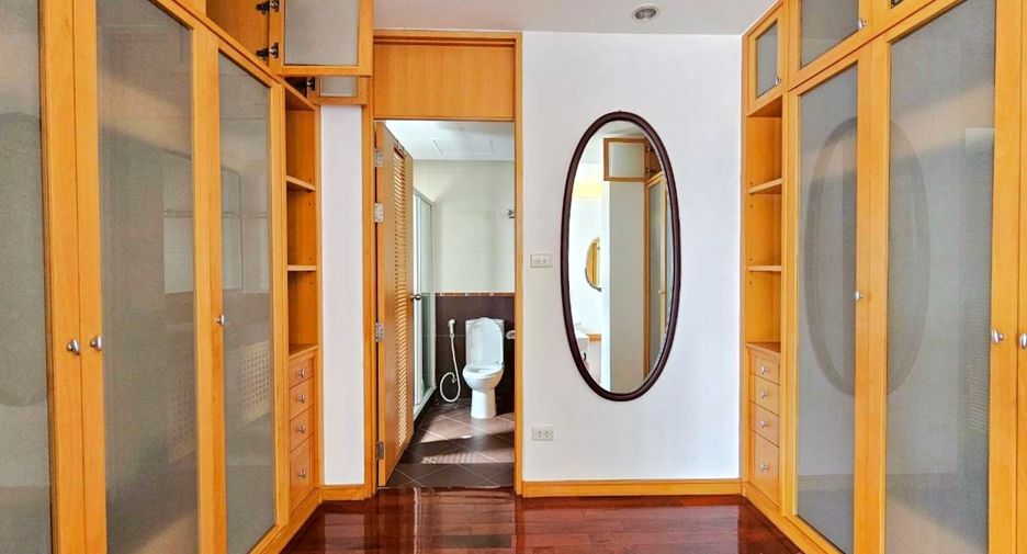 Wohnung zur Miete mit 3 Zimmer in Sathon, Bangkok