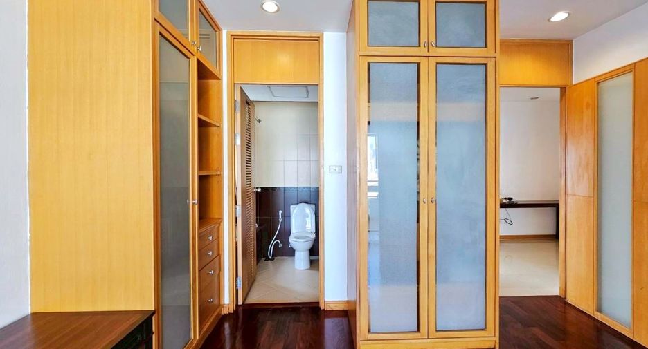 Wohnung zur Miete mit 3 Zimmer in Sathon, Bangkok