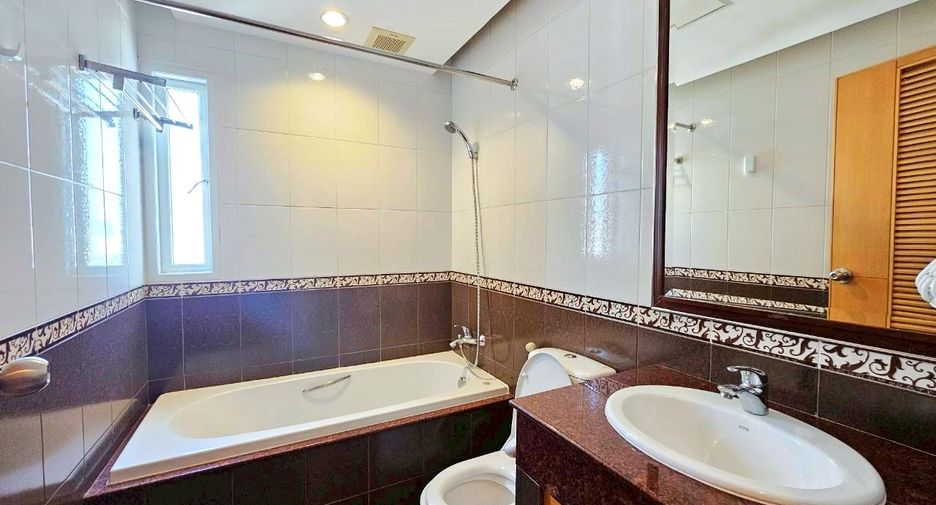 Wohnung zur Miete mit 3 Zimmer in Sathon, Bangkok