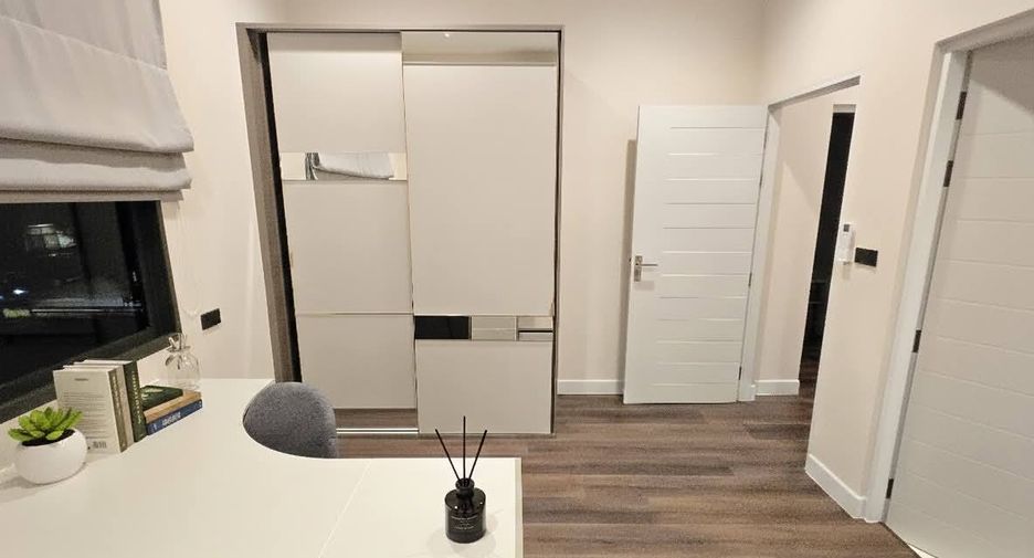 Haus zur Miete und zum Kauf mit 4 Zimmer in Bang Na, Bangkok