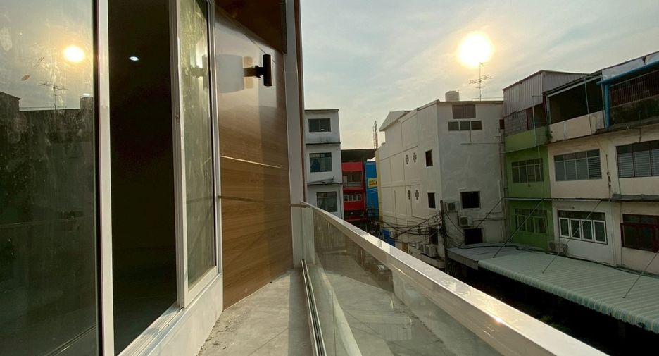 For rent 4 bedrooms office in Prawet, Bangkok