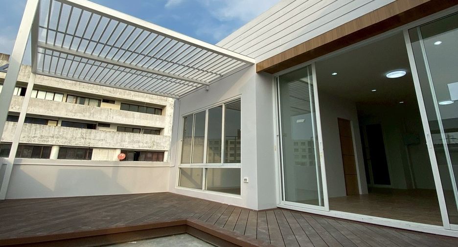 For rent 4 bedrooms office in Prawet, Bangkok