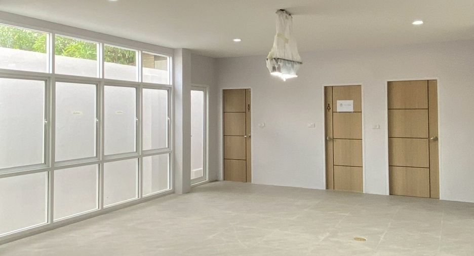 For rent 4 bedrooms office in Prawet, Bangkok
