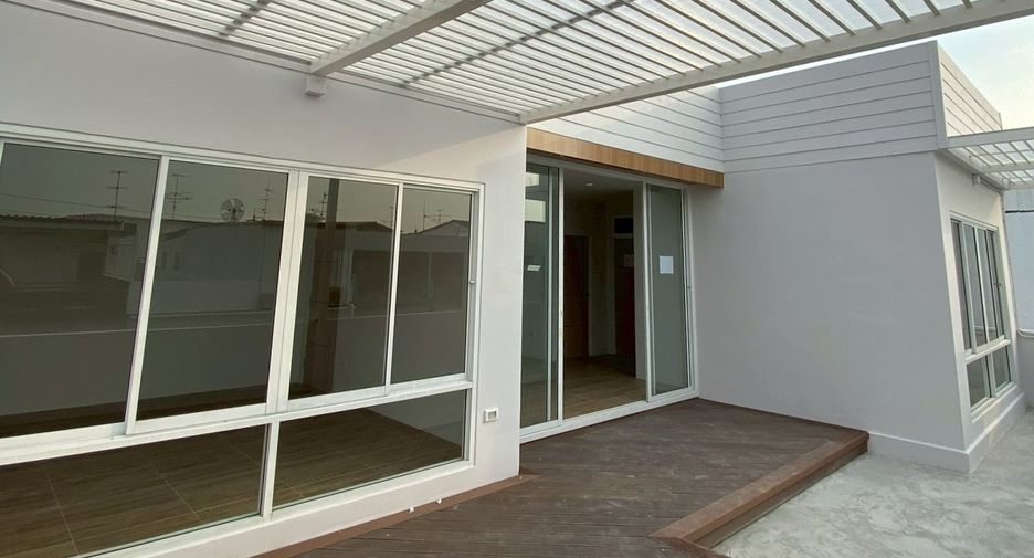 For rent 4 bedrooms office in Prawet, Bangkok