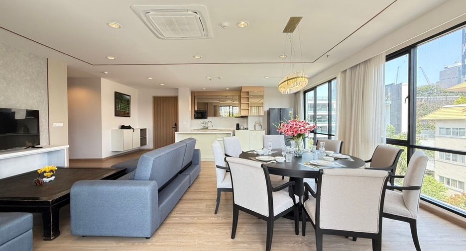 À louer 4 chambres condo à Sathon, Bangkok