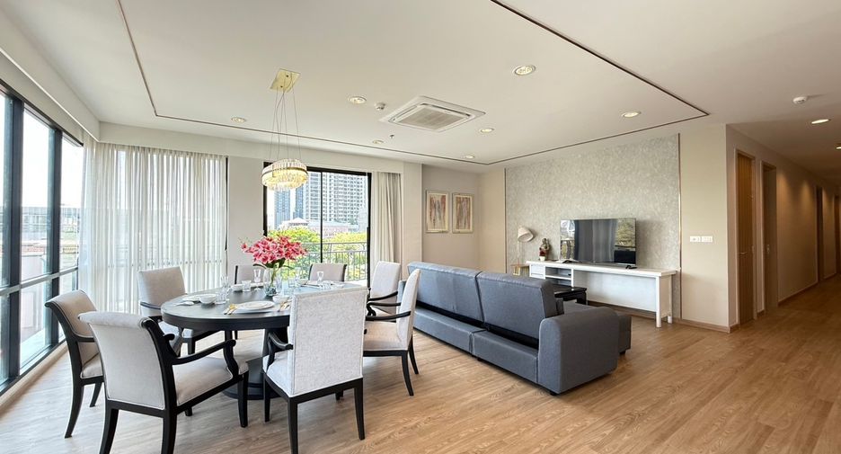 À louer 4 chambres condo à Sathon, Bangkok