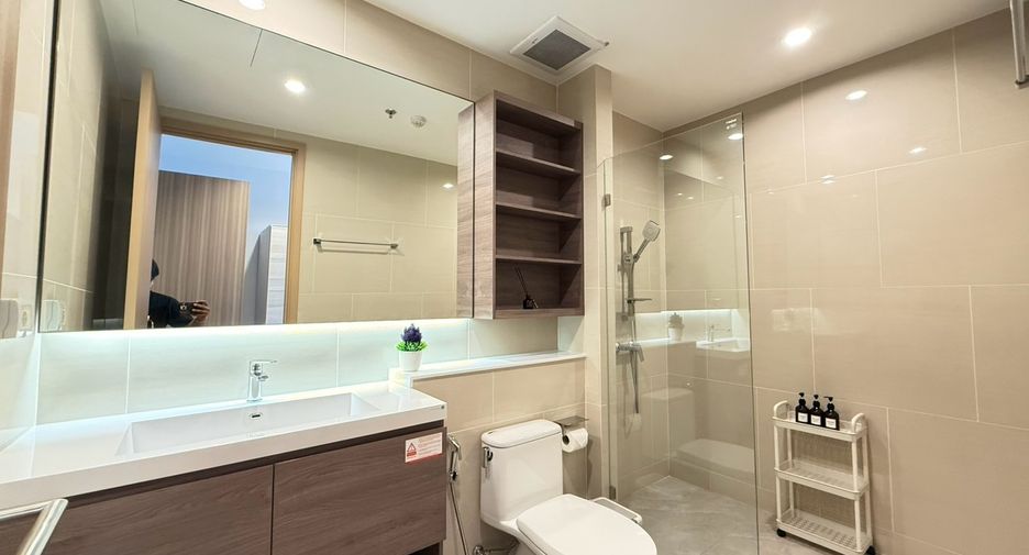 À louer 4 chambres condo à Sathon, Bangkok