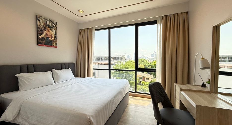À louer 4 chambres condo à Sathon, Bangkok
