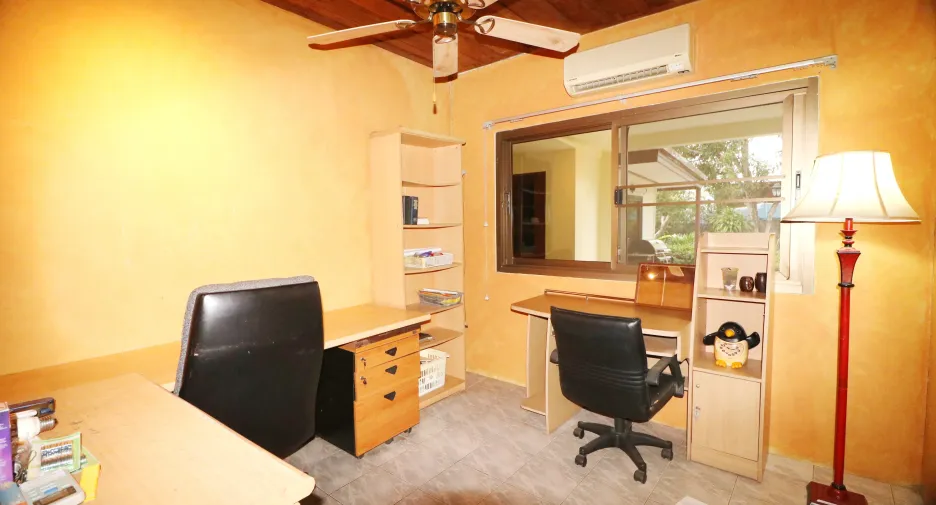 For sale 4 bedrooms house in Mueang Udon Thani, Udon Thani
