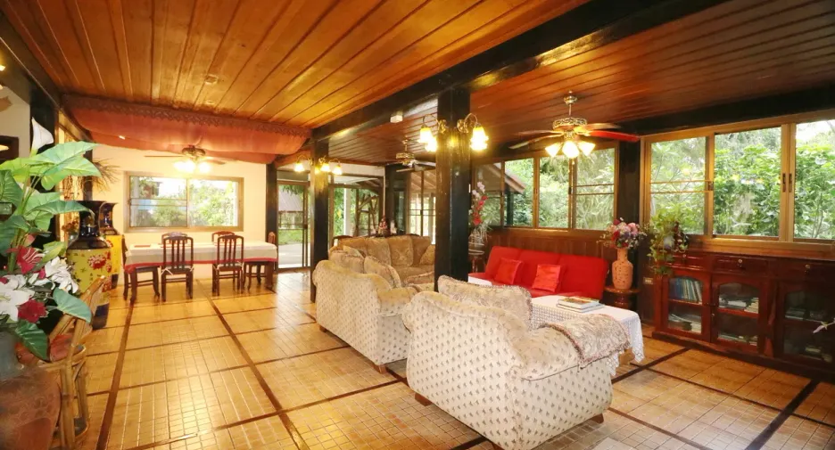 For sale 4 bedrooms house in Mueang Udon Thani, Udon Thani