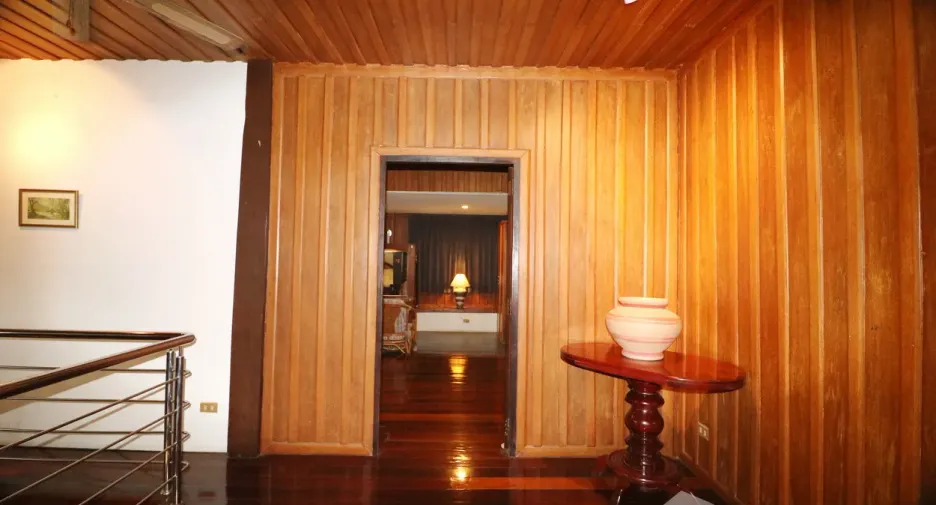 For sale 4 bedrooms house in Mueang Udon Thani, Udon Thani