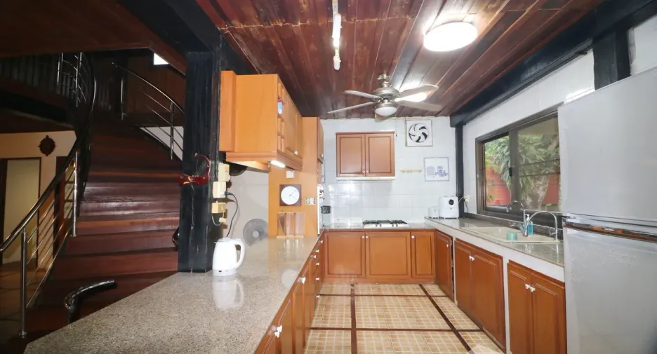 For sale 4 bedrooms house in Mueang Udon Thani, Udon Thani