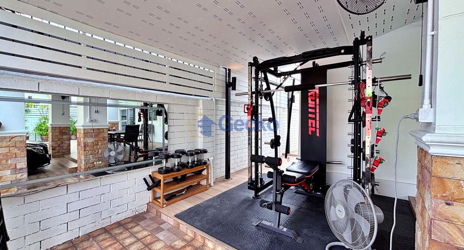 For sale 3 bedrooms house in Bang Lamung, Chonburi
