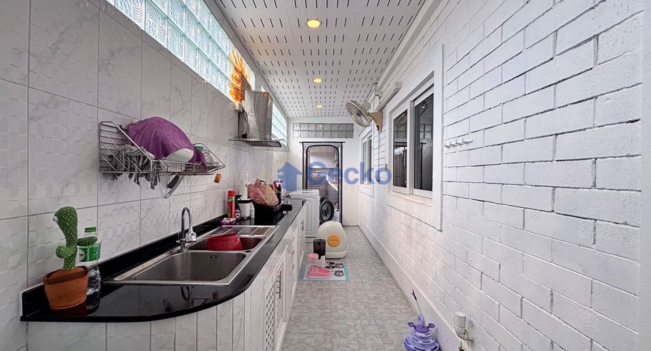 For sale 3 bedrooms house in Bang Lamung, Chonburi