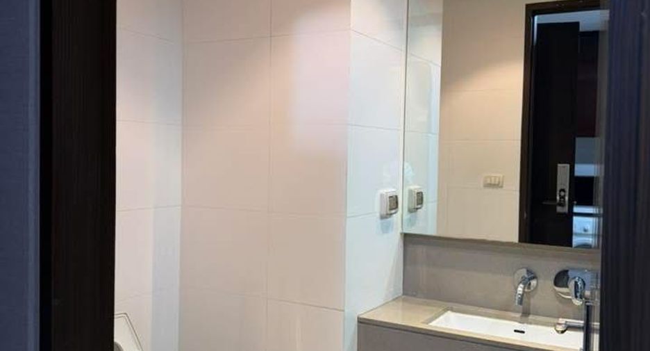 For rent 2 bedrooms condo in Pathum Wan, Bangkok