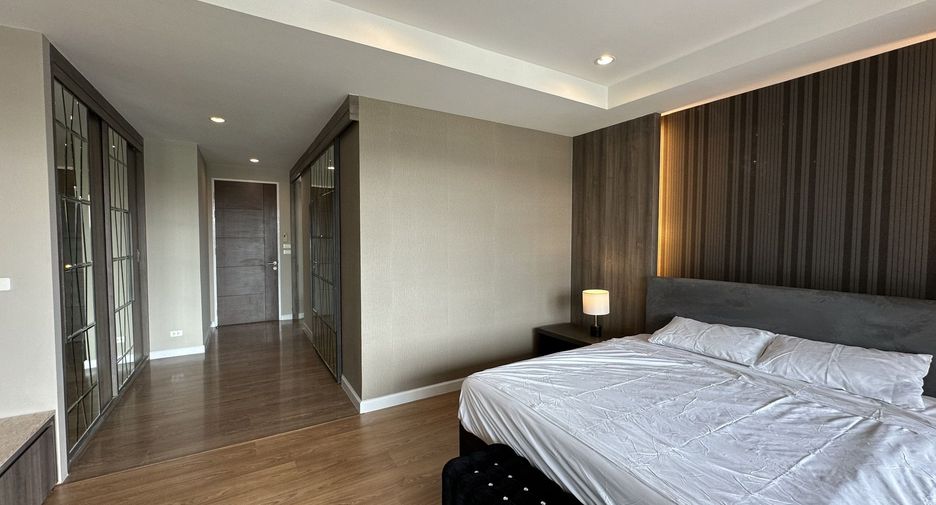 Reihenhaus zur Miete mit 3 Zimmer in Khlong Toei, Bangkok