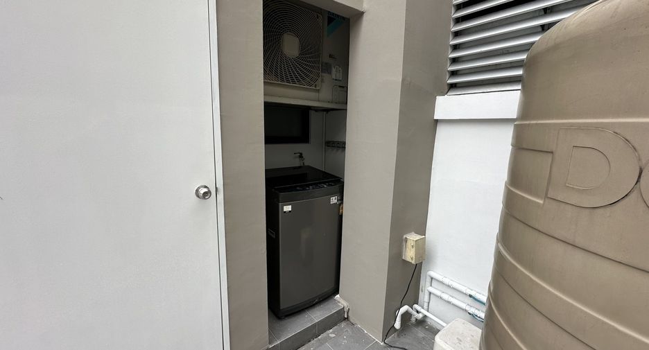 Reihenhaus zur Miete mit 3 Zimmer in Khlong Toei, Bangkok