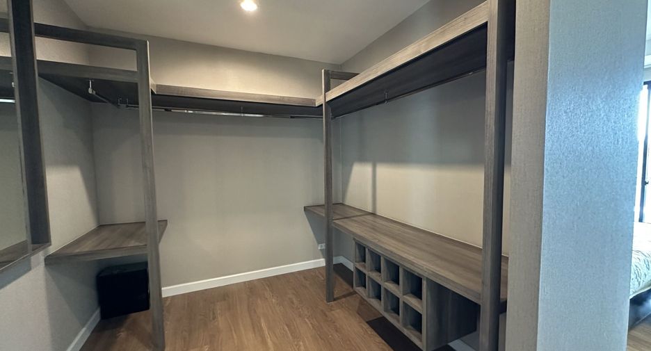 Reihenhaus zur Miete mit 3 Zimmer in Khlong Toei, Bangkok