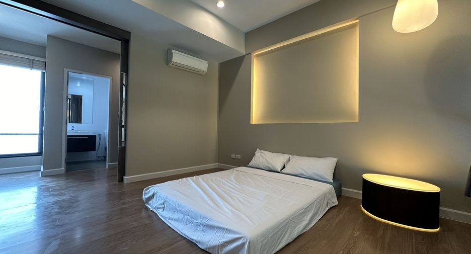 Reihenhaus zur Miete mit 3 Zimmer in Khlong Toei, Bangkok