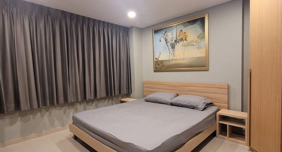 For rent 2 bedrooms condo in Watthana, Bangkok