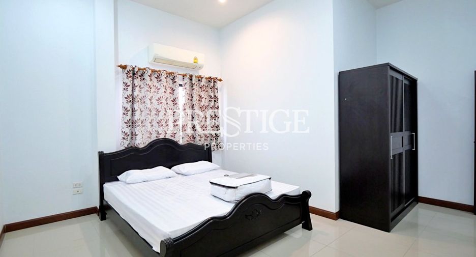À louer 3 chambres maison à Bang Lamung, Chonburi