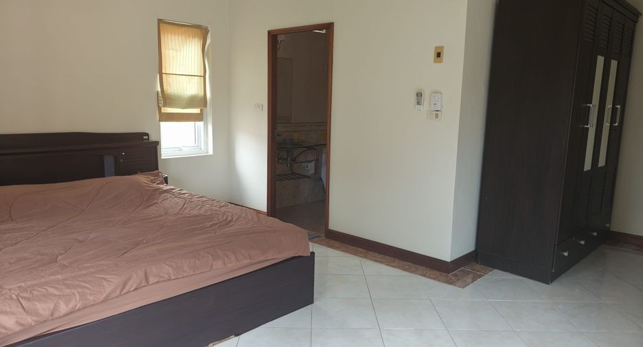 For rent 4 bedrooms villa in Bang Lamung, Chonburi