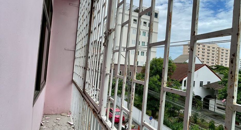 For rent 3 bedrooms townhouse in Ratchathewi, Bangkok