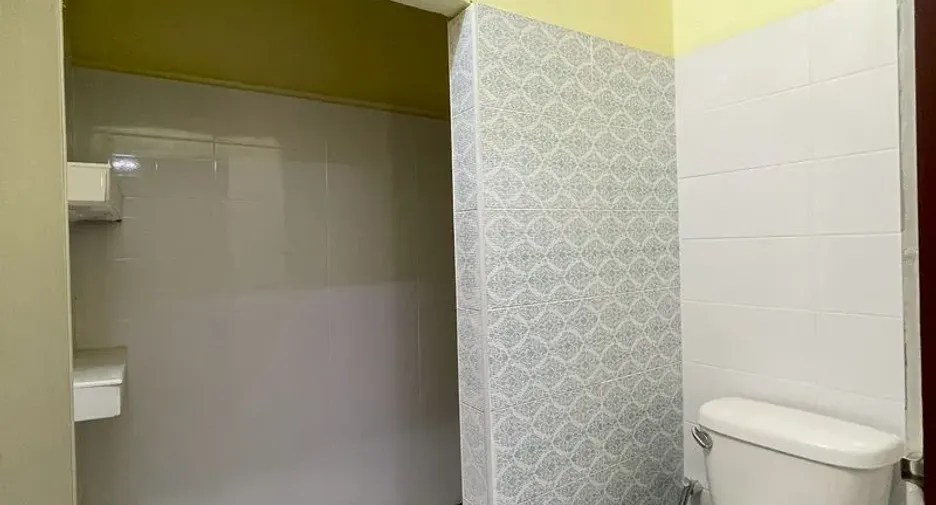 For rent 3 bedrooms townhouse in Ratchathewi, Bangkok