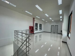 For rent warehouse in Mueang Chon Buri, Chonburi
