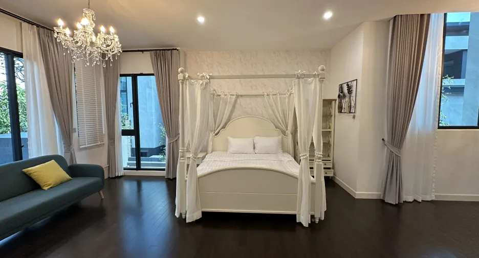 For rent 5 bedrooms house in Bang Kapi, Bangkok