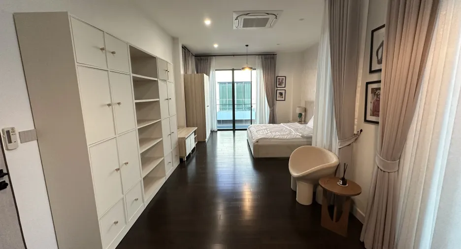 For rent 5 bedrooms house in Bang Kapi, Bangkok