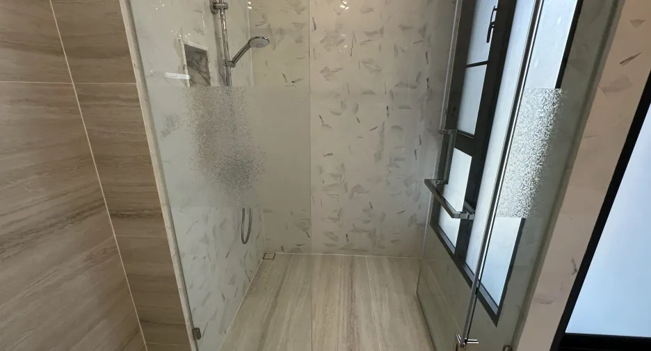 For rent 5 bedrooms house in Bang Kapi, Bangkok