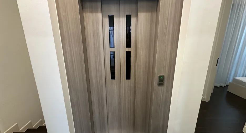 For rent 5 bedrooms house in Bang Kapi, Bangkok