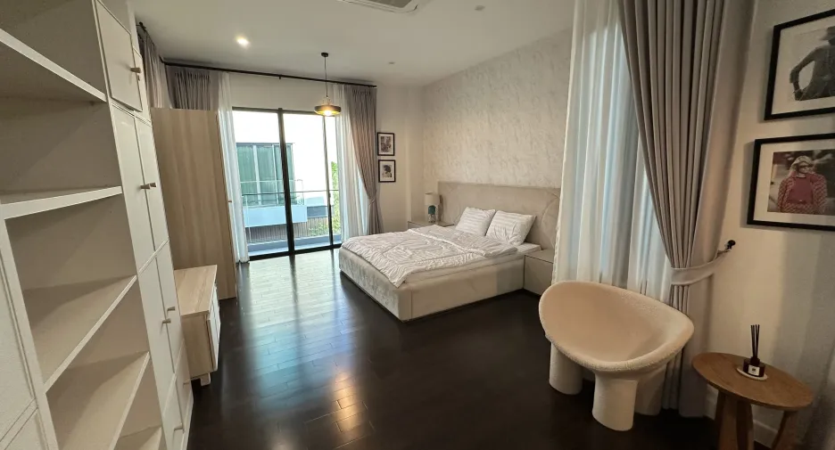 For rent 5 bedrooms house in Bang Kapi, Bangkok