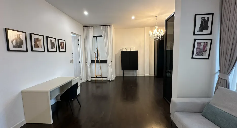 For rent 5 bedrooms house in Bang Kapi, Bangkok