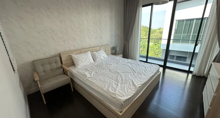 For rent 5 bedrooms house in Bang Kapi, Bangkok