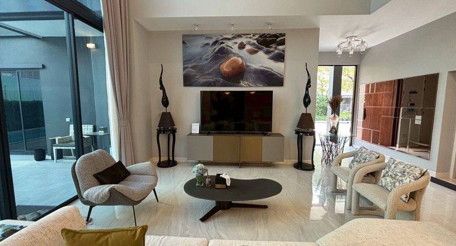 For rent 8 bedrooms house in Bang Kapi, Bangkok