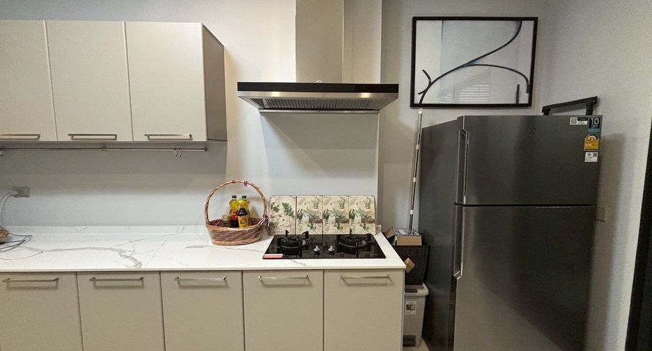 For rent 8 bedrooms house in Bang Kapi, Bangkok