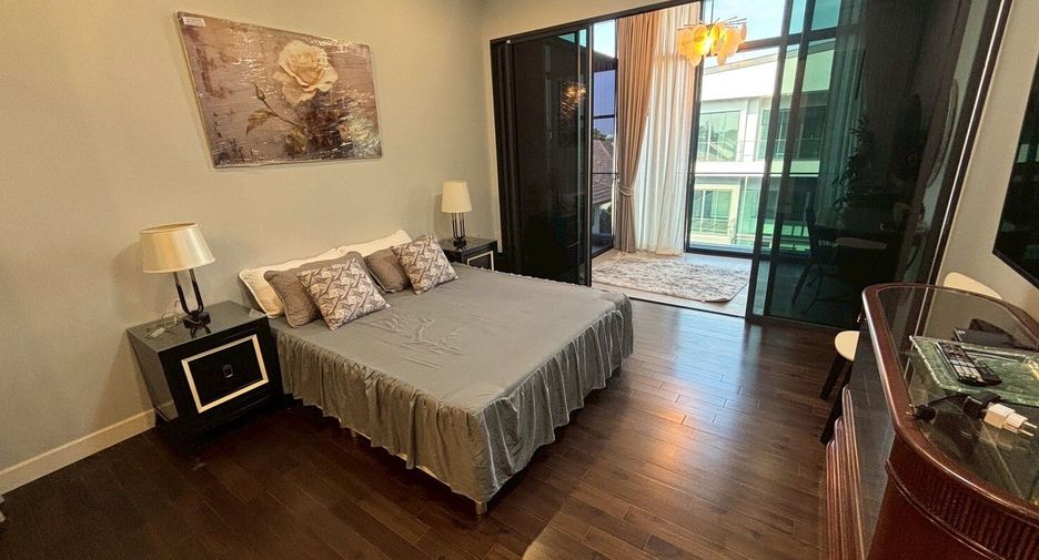 For rent 8 bedrooms house in Bang Kapi, Bangkok