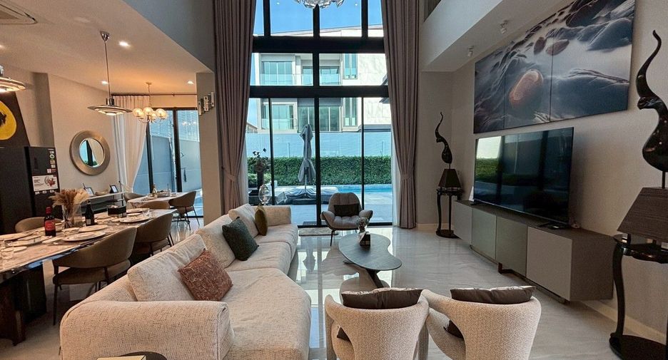For rent 8 bedrooms house in Bang Kapi, Bangkok