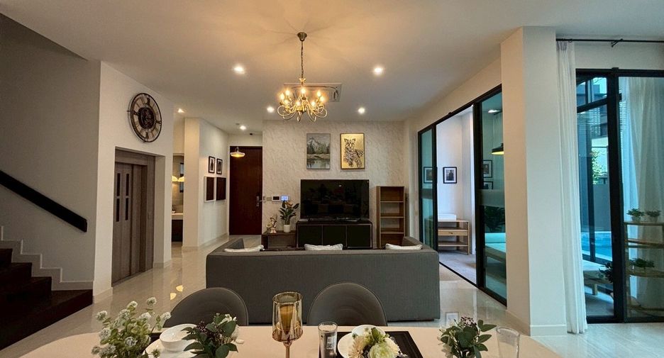 For rent 5 bedrooms house in Bang Kapi, Bangkok