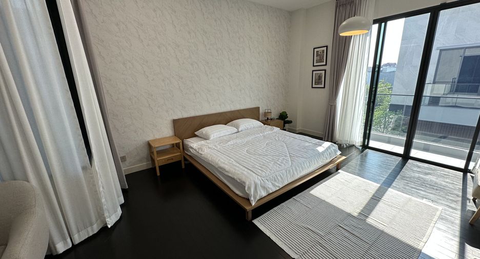 For rent 5 bedrooms house in Bang Kapi, Bangkok