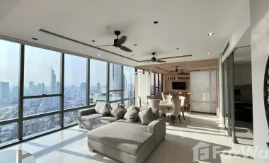 For rent 2 bedrooms condo in Sathon, Bangkok